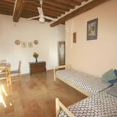 Lo Scricciolo Apartment *